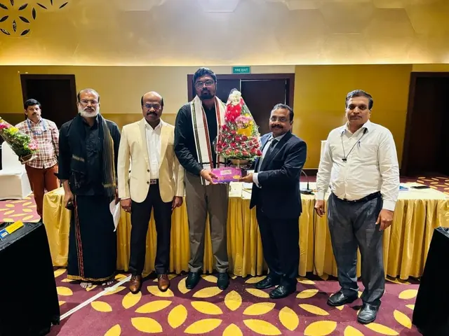 Vijay Arjun V felicitated by LIC HFL officials